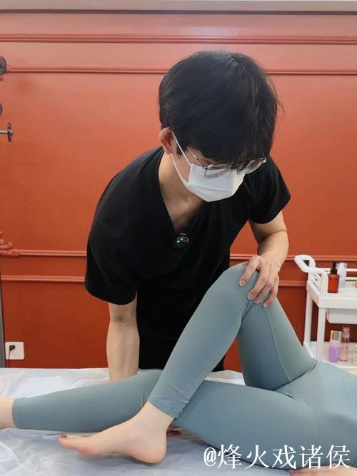 如何通过趣味互动体验搓光美女衣服菠萝蜜视频